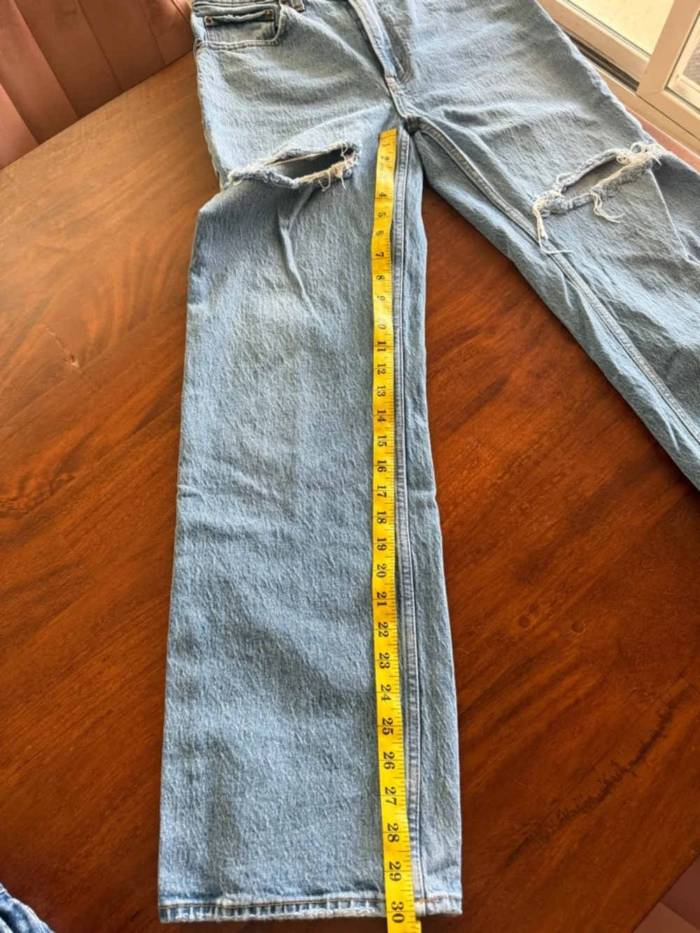 Abercrombie 90s Relaxed High Rise Ripped Jeans Size 28 - Picture 3 of 5